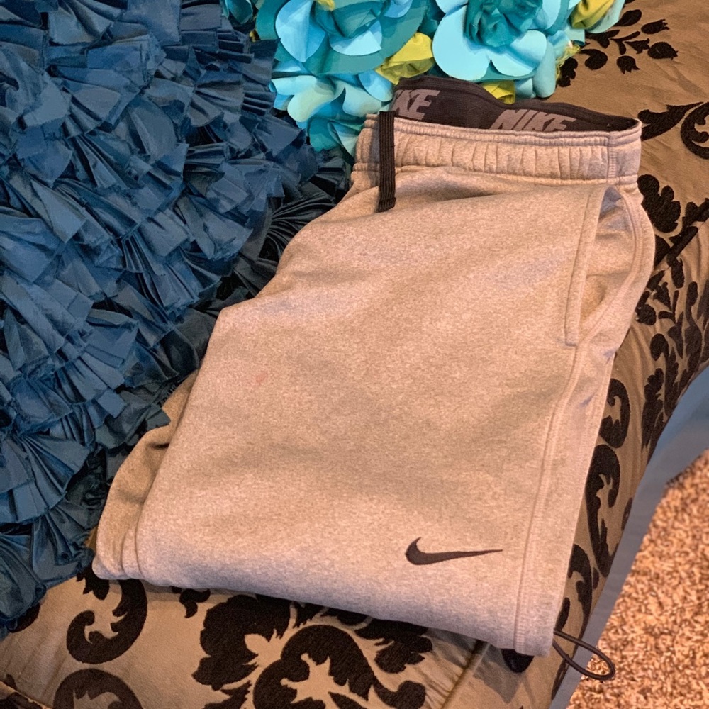 Nike sweat pants Size small